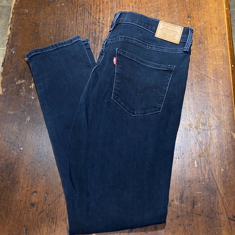 Levi’s Shaping Skinny Jeans — size 31